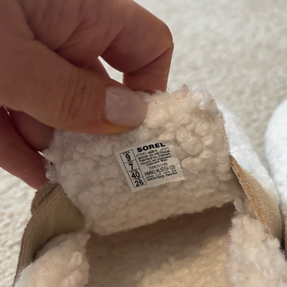 Women’s Sorel Cozy Vibe Slip On Shoes, Size 9 | Worn Once | White/Cream Colored - Picture 2 of 7